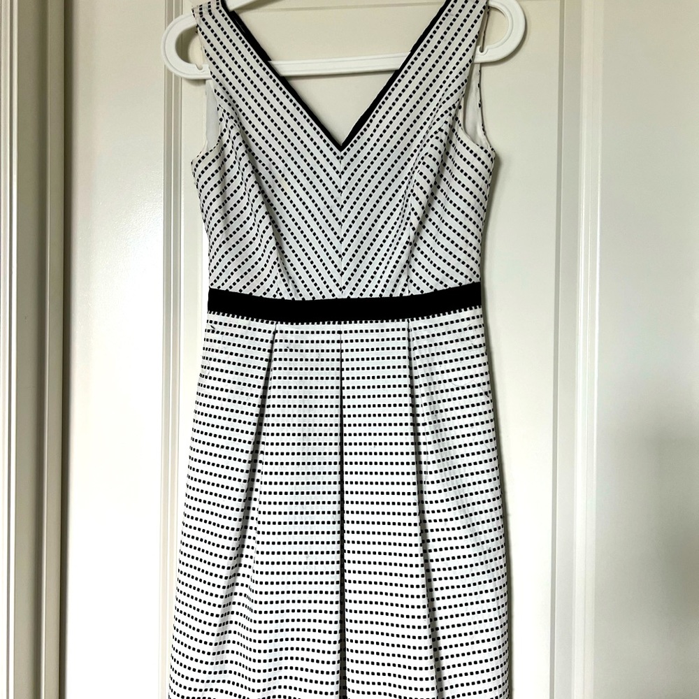 Adorable and sophisticated dress!